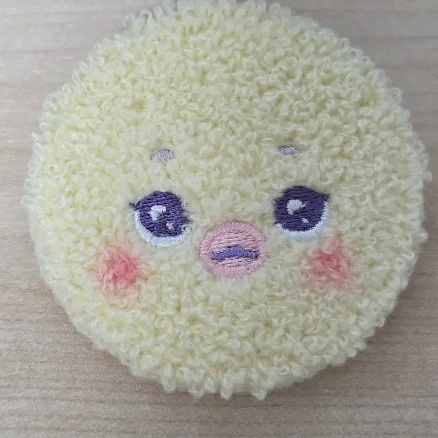 [BUNJANG] NMIXX Mixpop Secret Book Can Badge Binyo (Close-up) / 엔믹스 믹스피 시크릿 부클 캔뱃지 삐요(얼빡)