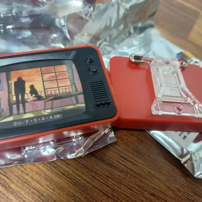 [BUNJANG] Crayon Shin-chan TV Clip Badge / 크레용신짱 TV 클립 배지