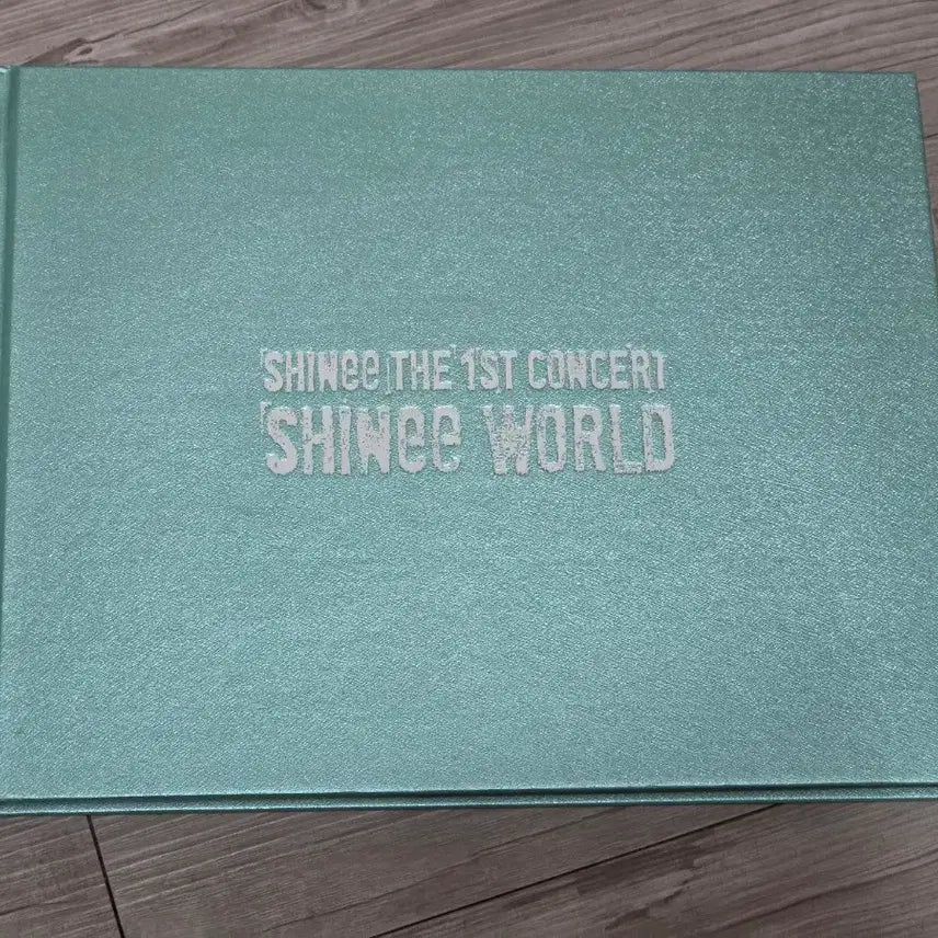 [BUNJANG] SHINee 1st Concert Photobook / 샤이니 1st 콘서트 화보집