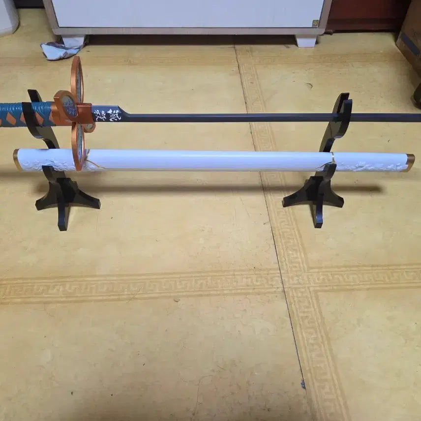 [BUNJANG] Demon Slayer: Kimetsu no Yaiba Shinobu Kocho Nichirin Blade Prop Replica / 귀멸의 칼날 PROPLICA 일륜도 (코쵸우 시노부)