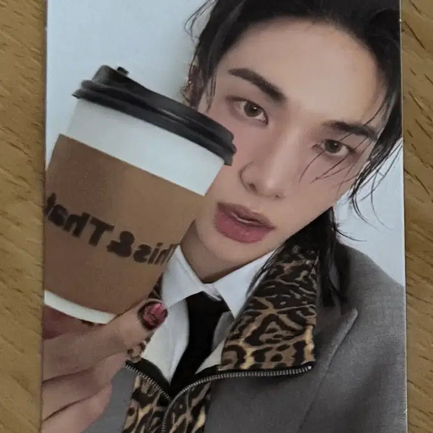 [BUNJANG] Stray Kids Hyunjin THIS &amp; THAT Version Photocard / 디스앤댓 this &amp; that  &amp; 버전 스키즈 스트레이키즈 현진