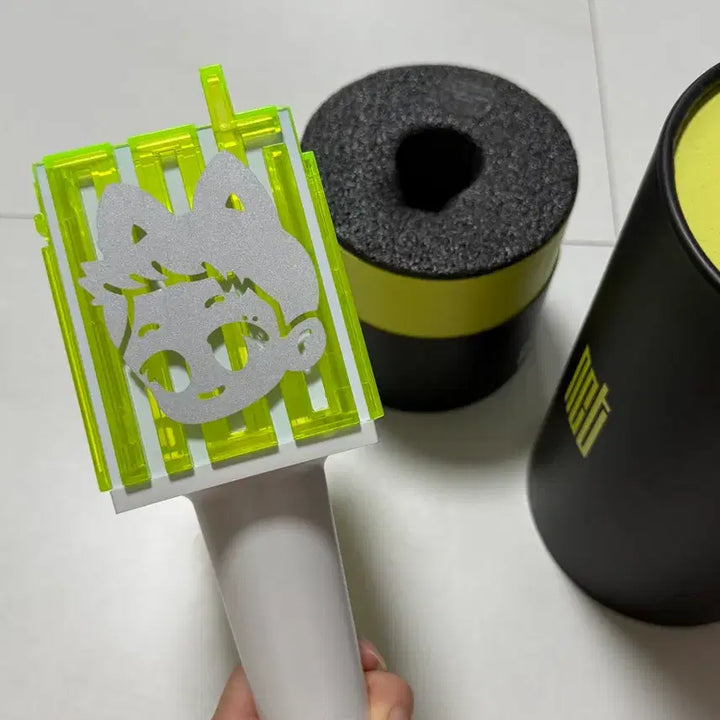 [BUNJANG] NCT Official Light Stick (Renjun Vans Decal) / NCT 응원봉(런쥔 반스 부착)