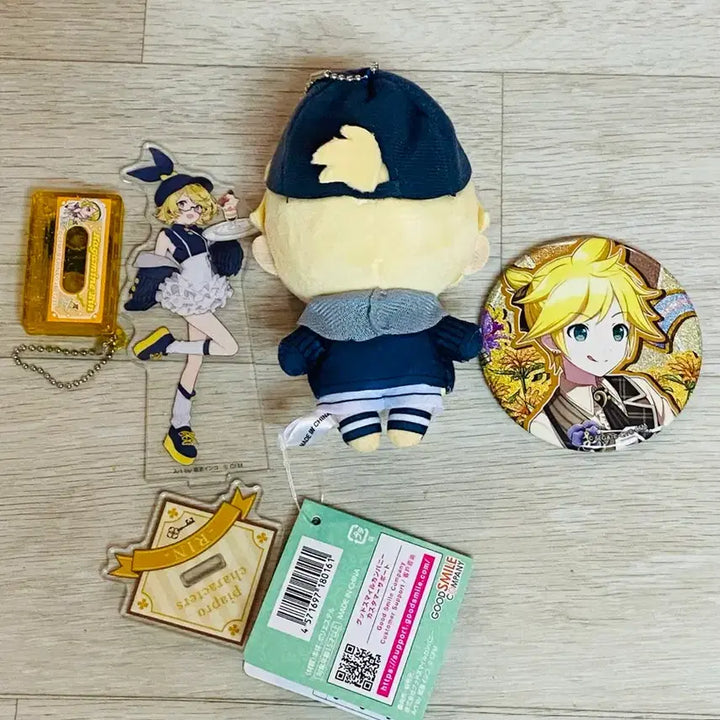 [BUNJANG] Vocaloid Cafe Kuzuji Len Plush, Rin Acrylic Stand, Len Birthday Badge, Rin Cassette Keychain Set / 보컬로이드 카페 쿠지(렌인형)&amp;린 아크릴스탠드&amp;렌 생일뱃지&amp;린 카세트키링