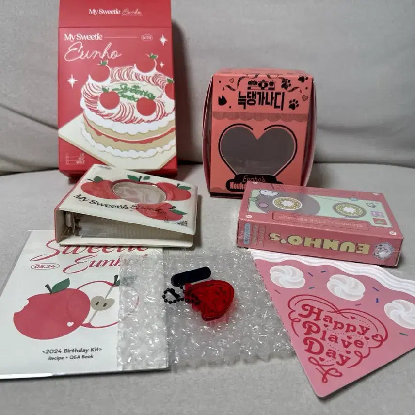 [BUNJANG] Eunho 2024/2025 Birthday Kit + Sipsip Cafe Cake Box, Pop-up Card / 은호 2024 2025 생일키트 + 십카페 케잌상자, 팝업 카드