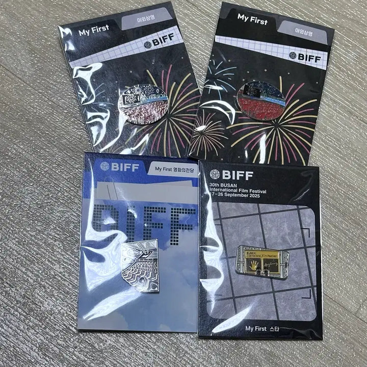 [BUNJANG] Busan International Film Festival 30th Anniversary Badge, Wappen, and Keyring Set / 2025 부산국제영화제 부국제 뱃지,와펜,키링 등 굿즈