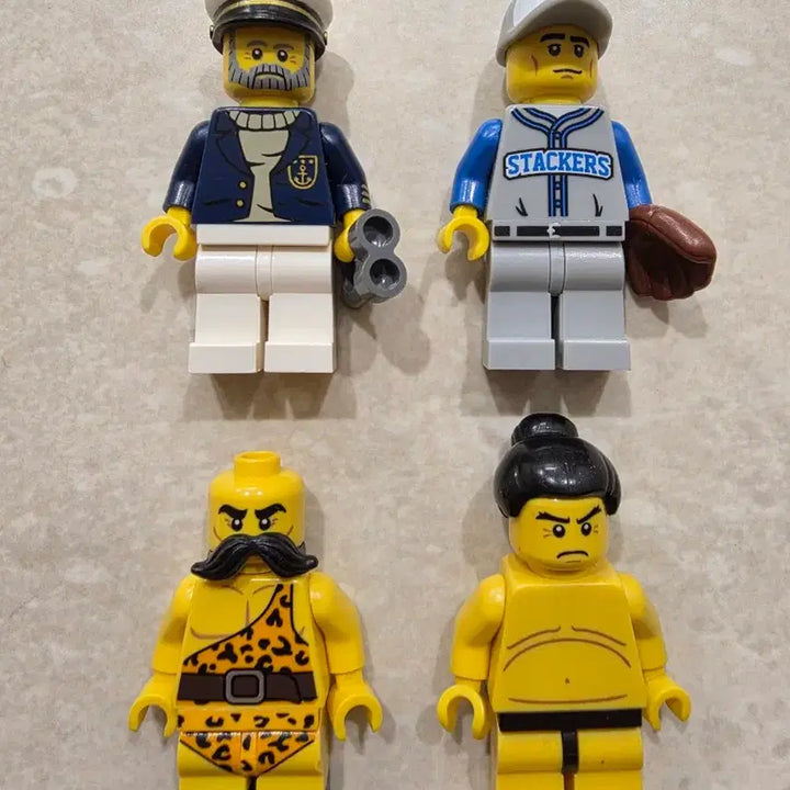 [BUNJANG] LEGO City &amp; Seasonal Minifigure Bundle Set / 레고 시티 &amp; 시즌 미피 일괄 판매