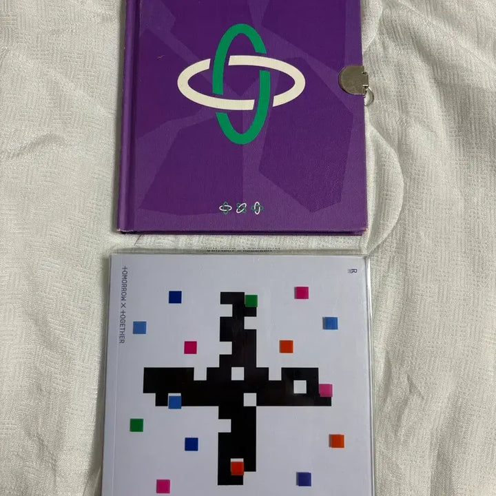 [BUNJANG] TXT "The Dream Chapter: ETERNITY" (Port Ver.) &amp; "minisode1 : Blue Hour" (R Ver.) Album Bundle Set / TXT 투바투 앨범 2종 일괄 (이티니티 Port + 블루아워 R)