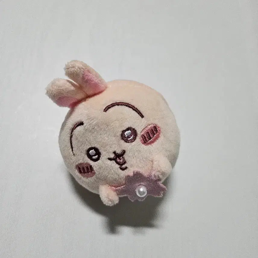 [BUNJANG] Monchichi Usagi Rabbit Plush Keychain with Cherry Blossoms / (새상품) 먼작귀 벚꽃 사쿠라들고있는 우사기 토끼인형 키링