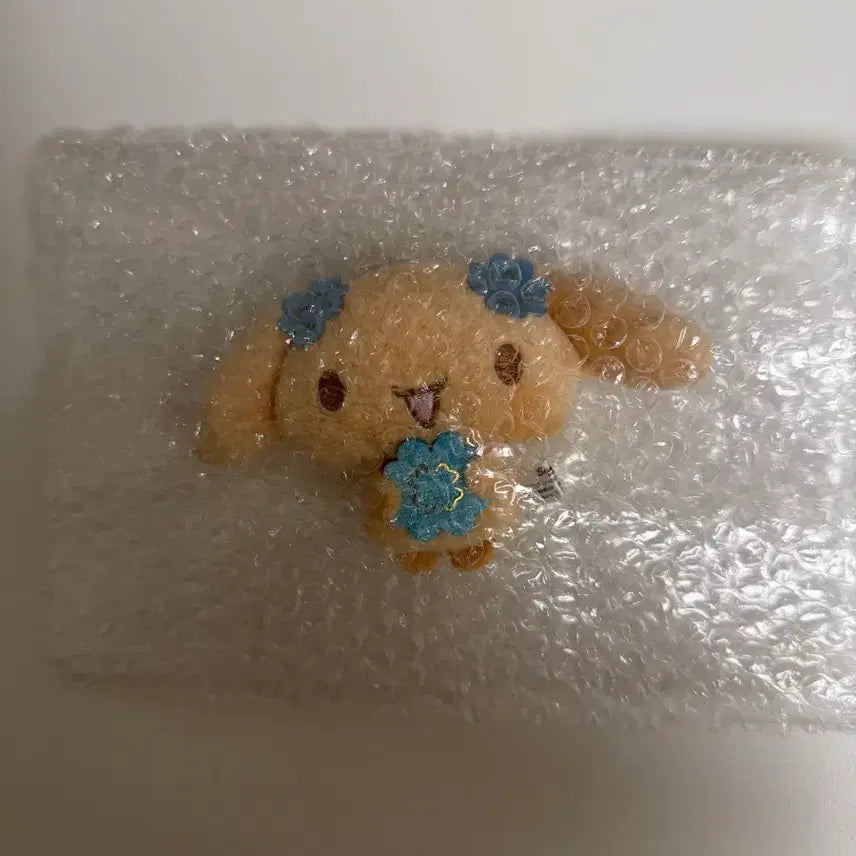 [BUNJANG] Sanrio Cinnamoroll Clover Brooch / 산리오 시나모롤 모카 클로버 브로치