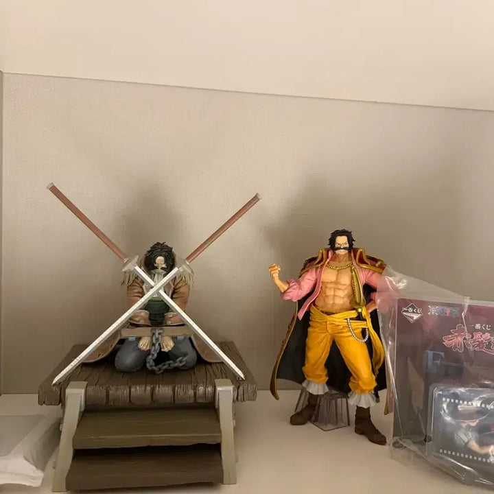 [BUNJANG] Gol D. Roger Figure Bundle Set (Unsealed, Sealed) / (개봉품) 로저 라원 + 로저 a상 + 빨간머리해적단 E상