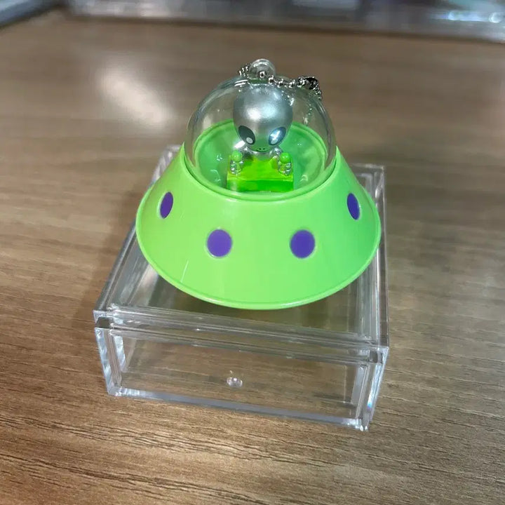 [BUNJANG] Bandai Alien UFO Light Mascot Charm Gacha (Green) / 반다이 외계인 UFO 라이트 마스코트 참 가챠