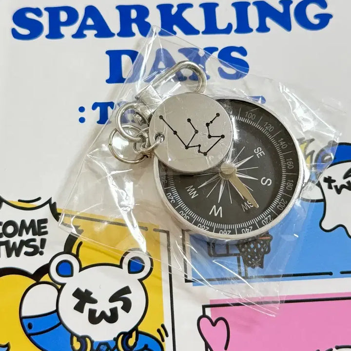 [BUNJANG] TWS Compass Keychain (1st Anniversary Pop-up) Sealed / 투어스 나침반 키링 (1주년 팝업) 미개봉