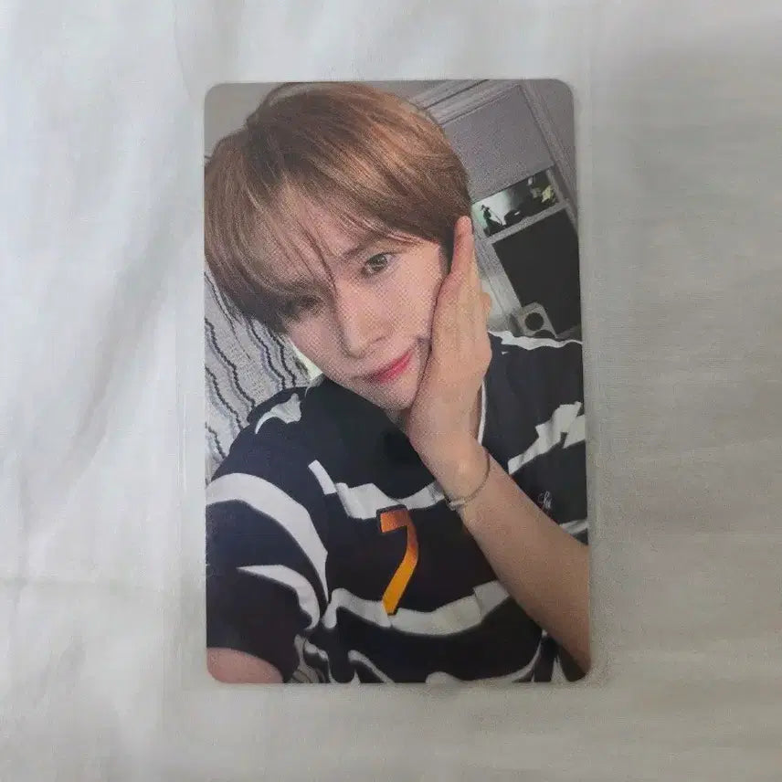 [BUNJANG] TWS Soda Soda POB Photocard (Kyungmin) / 투어스 소다소다 개인반 유니버셜 특전 포카 (경민)