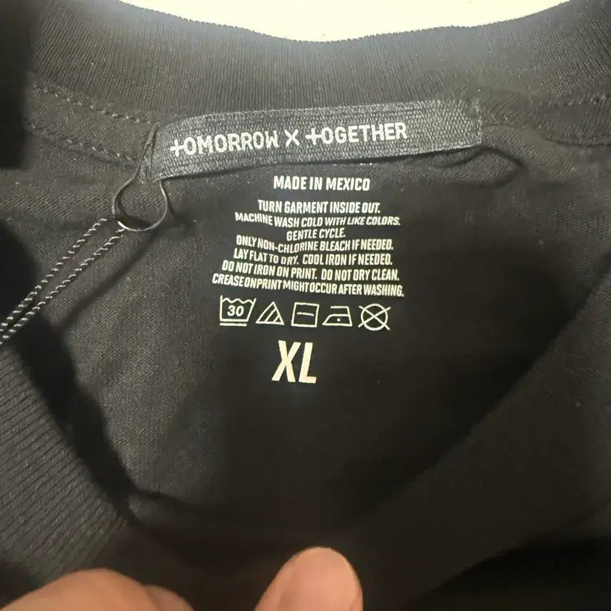 [BUNJANG] TXT World Tour T-Shirt XL New / 투바투 월드투어티셔츠 xl 새상품
