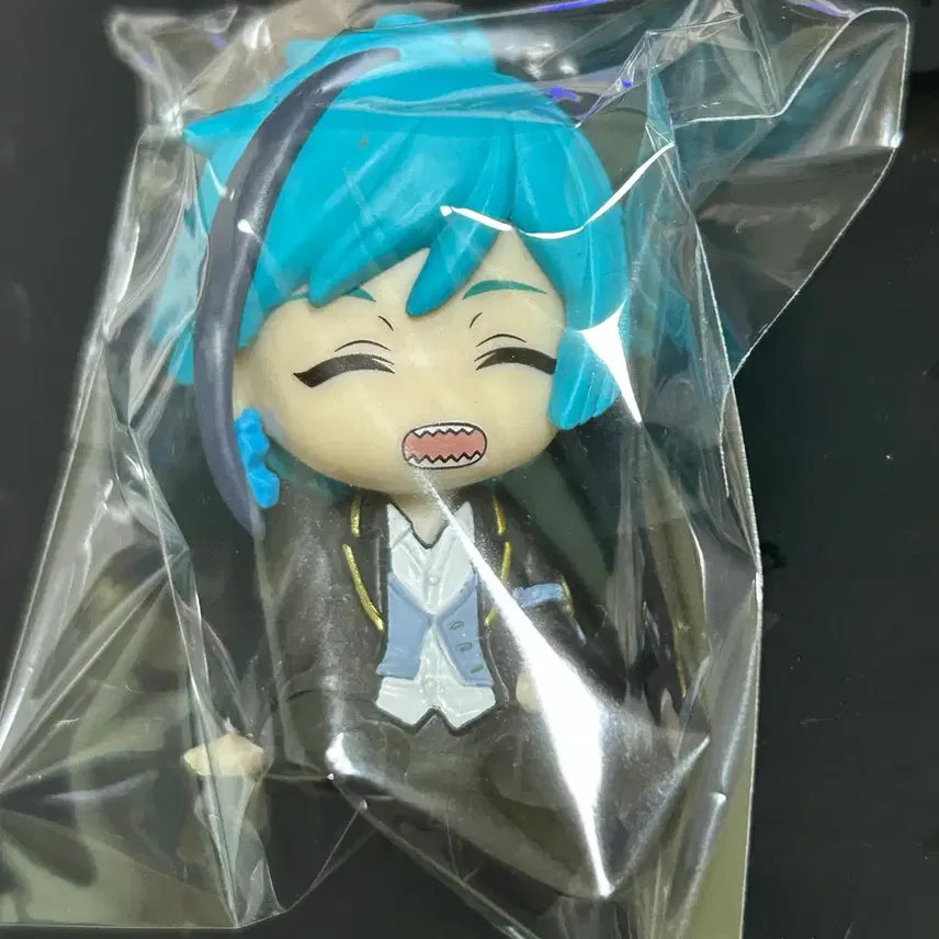 [BUNJANG] Twisted Wonderland Floyd Lee "Shoulder Bump" Gacha Figure / 트위스테 플로이드 어깨쿵 가챠 피규어