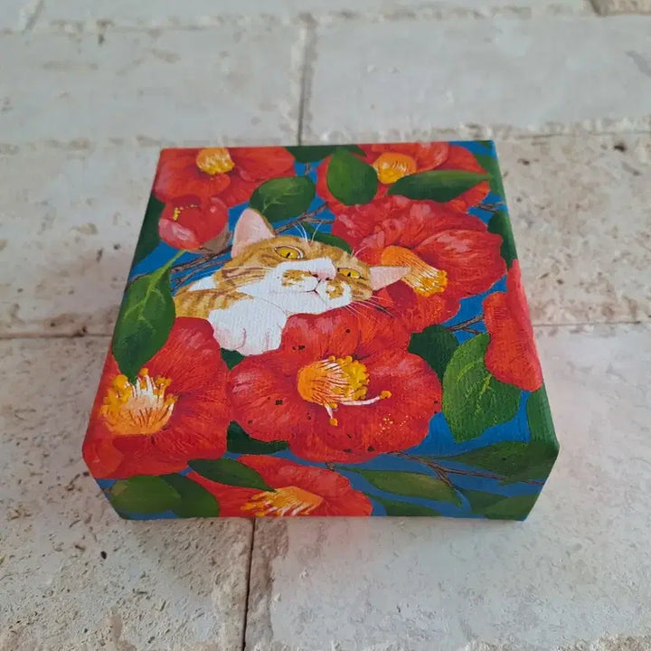 [BUNJANG] Camellia Cat Acrylic Mini Frame / 동백꽃 고양이 아크릴 그림액자입니다