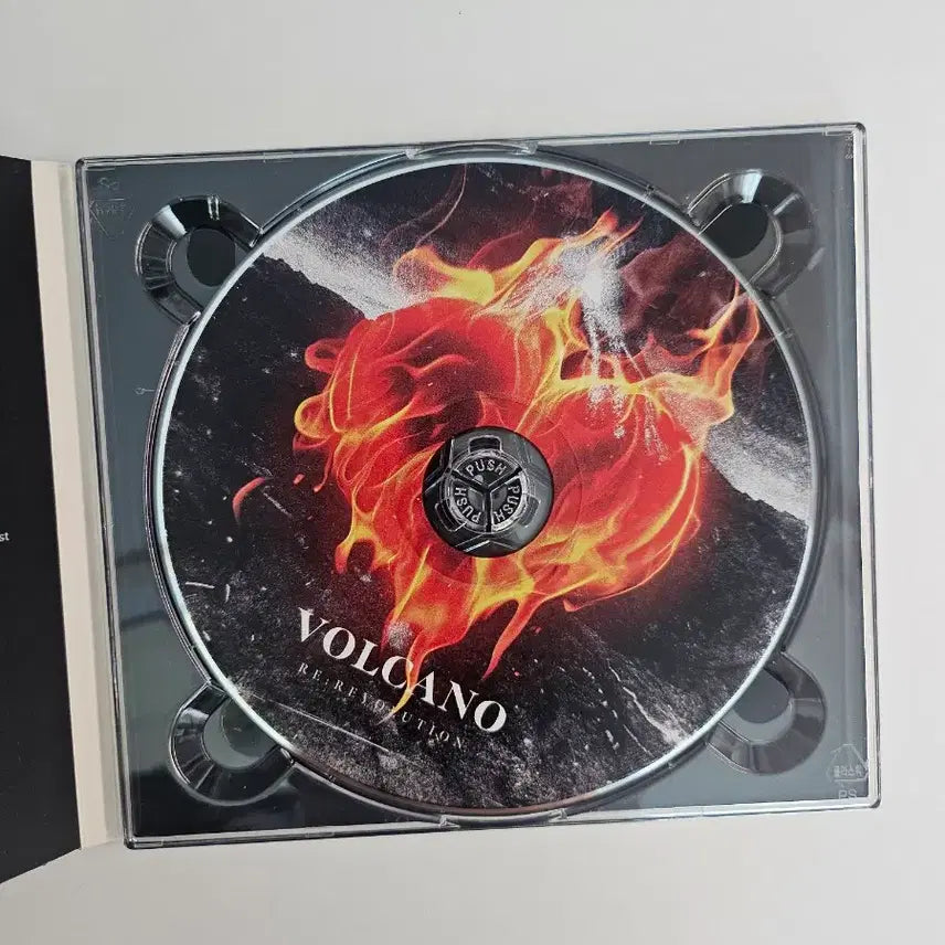 [BUNJANG] Le Revolution Volcano Limited Edition LP / 한정판 리레볼루션 볼케이노 앨범 [VOLCANO 레볼루션 LP]