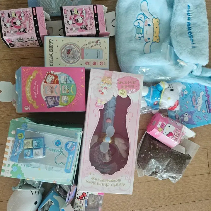 [BUNJANG] Sanrio Characters Bundle Set (Hello Kitty, Cinnamoroll) / 모롤산리오 캐릭터 굿즈 일괄 (헬로키티, 시나모롤)
