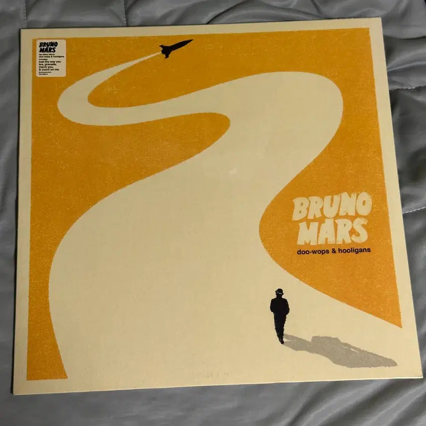[BUNJANG] Bruno Mars Doo-Wops &amp; Hooligans 1st Album LP (Sealed) / 미개봉)Bruno Mars(브루노 마스)- 1집 Doo-Wops &amp; Hooligans [LP]