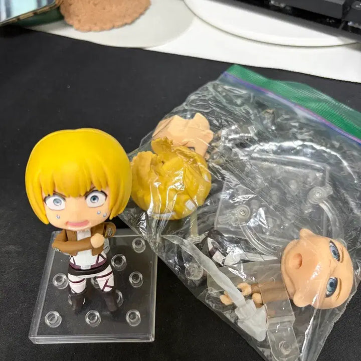[BUNJANG] Attack on Titan Armin Figure / 진격거인 아르민 피규어
