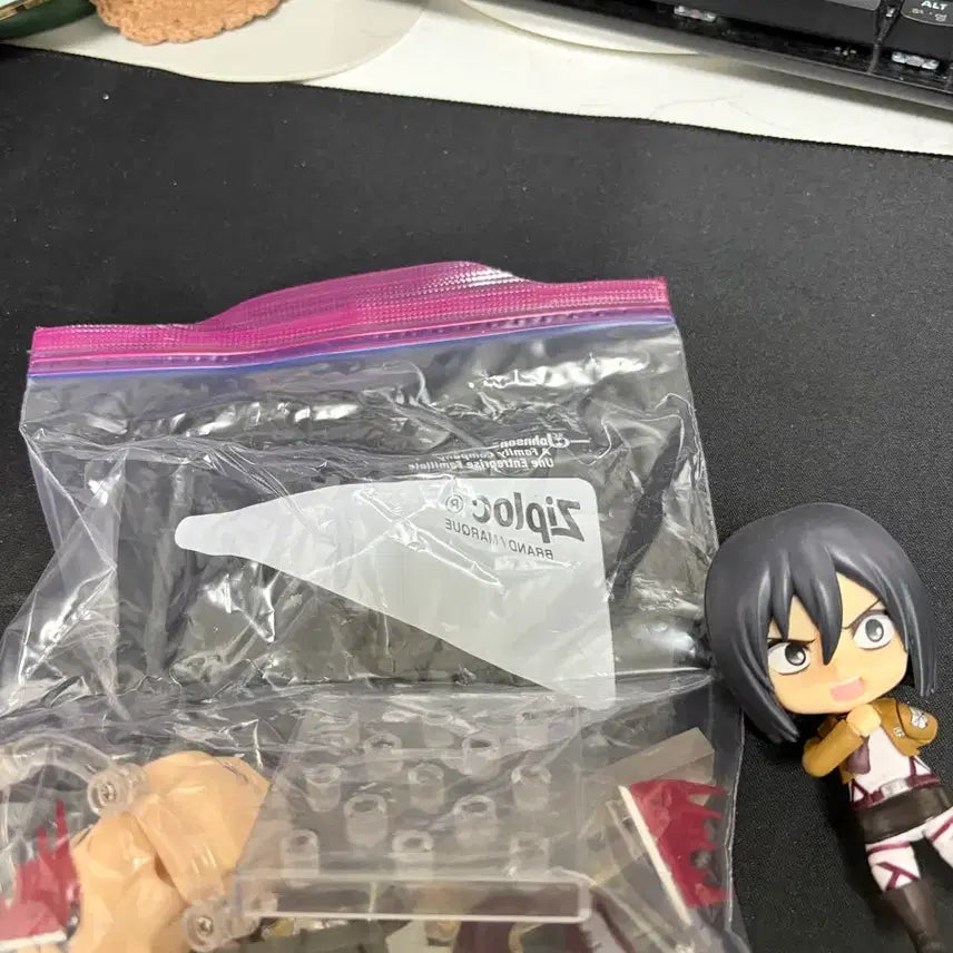 [BUNJANG] Attack on Titan Mikasa Figure / 진격의거인 미카사 피규어