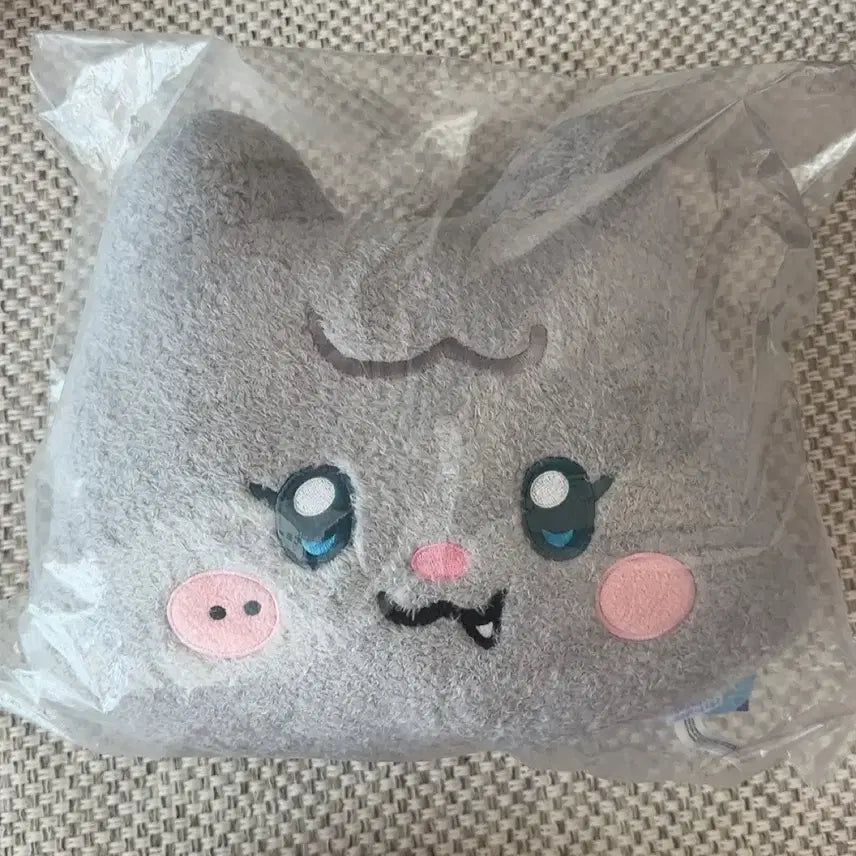 [BUNJANG] GIDLE Minnie Face Cushion Plush (Sealed) / 미개봉 라인프렌즈 슈화 슈니니 미니니 얼굴쿠션 인형 팝업