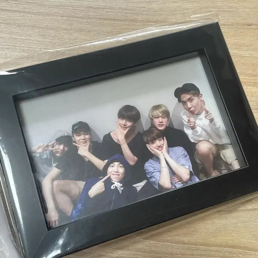 [BUNJANG] BTS (Bangtan Sonyeondan) "Persona" Studio Exclusive Family Photo Frame &amp; Photocard Set (Jungkook, V, Jimin) / 방탄 페르소나 역조공 가족사진 액자 공방 방탄소년단 bts 작은시 작것시 정국 뷔 지민