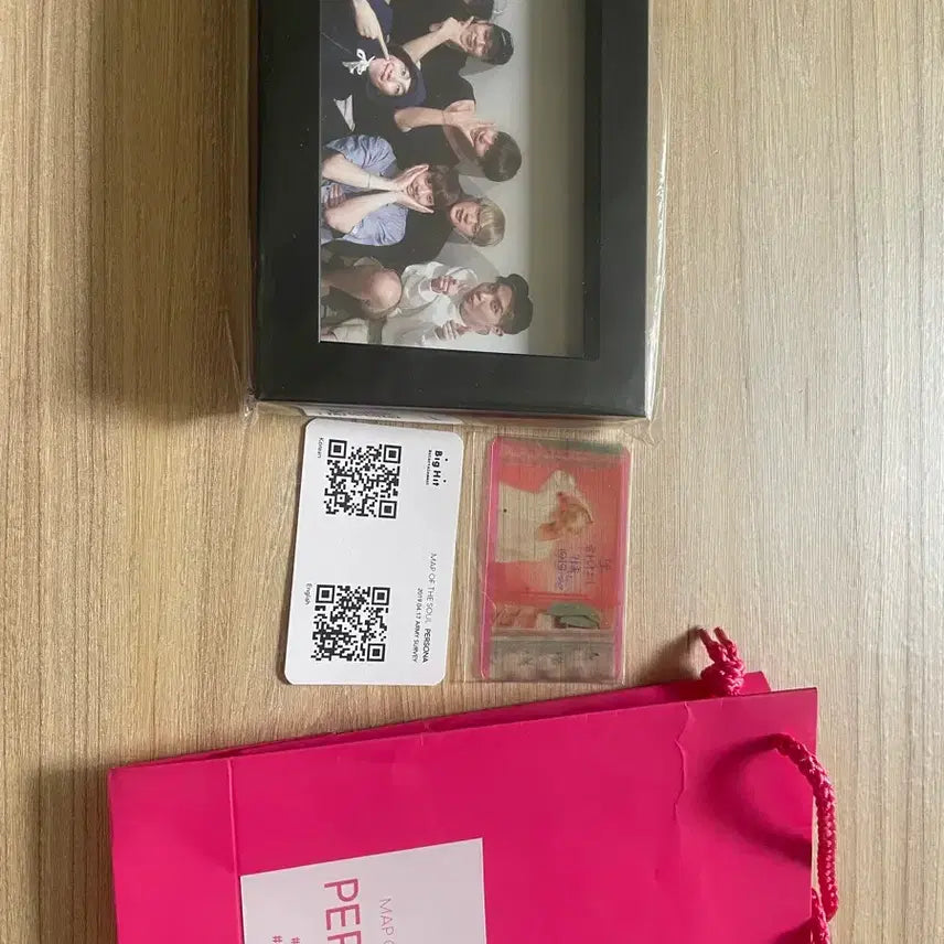 [BUNJANG] BTS (Bangtan Sonyeondan) "Persona" Studio Exclusive Family Photo Frame &amp; Photocard Set (Jungkook, V, Jimin) / 방탄 페르소나 역조공 가족사진 액자 공방 방탄소년단 bts 작은시 작것시 정국 뷔 지민