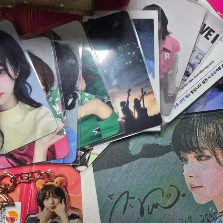 [BUNJANG] QWER Rare POB Photocard / 급처 1.6) QWER 희귀 미공포 판매합니다!