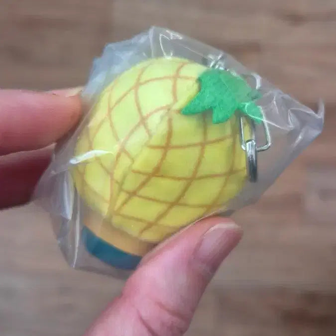 [BUNJANG] Shin-chan Fruit Figure Keychain / 맹구 과일 피규어
