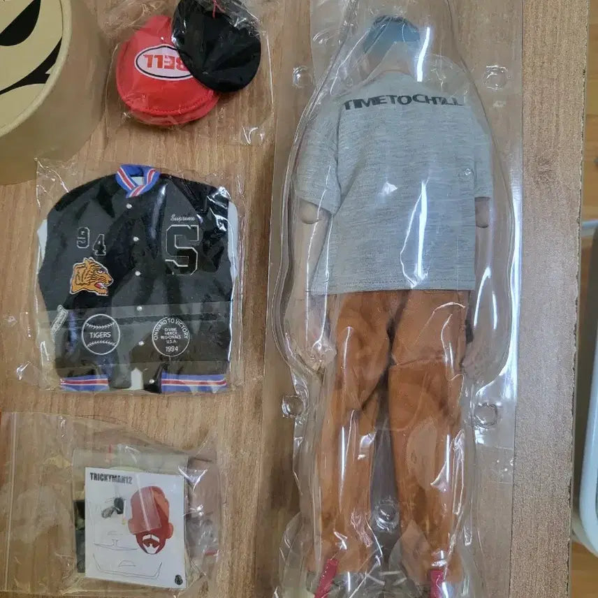 [BUNJANG] Trickman12 12-Inch Figure / Trickman12  트릭키맨12   12인치  피규어