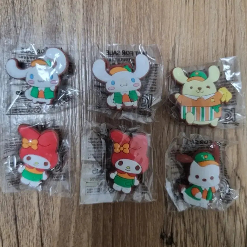 [BUNJANG] Sanrio Seven Eleven Jibbitz Charms Bundle Set / 산리오 세븐일레븐 지비츠 참