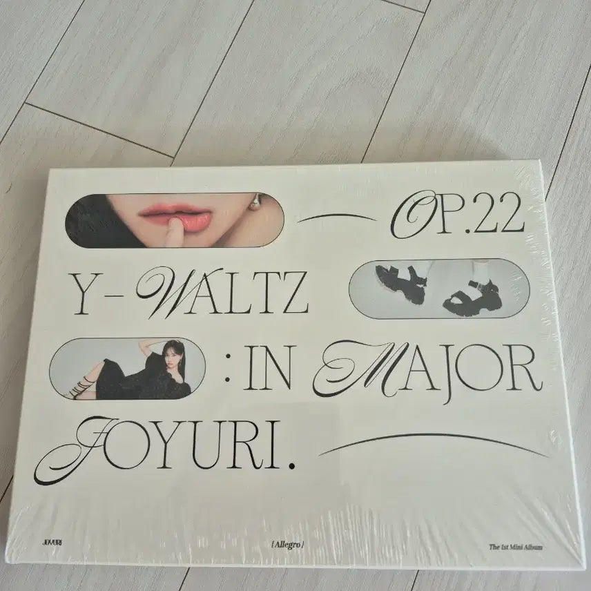 [BUNJANG] Jo Yuri OP.22 Y-WALTZ : IN MAJOR Album (Sealed) / 미개봉 조유리 OP.22 Y-WALTZ : IN MAJOR 앨범