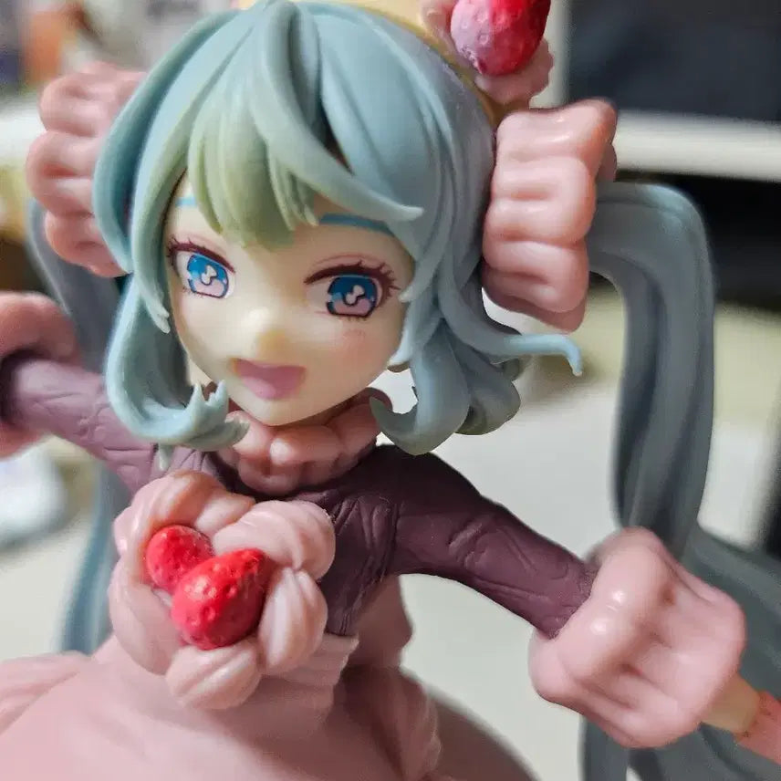[BUNJANG] FURYU Hatsune Miku Sweet Sweets Macaron Figure / 후류 하츠네 미쿠 스윗 스위츠 마카롱 피규어