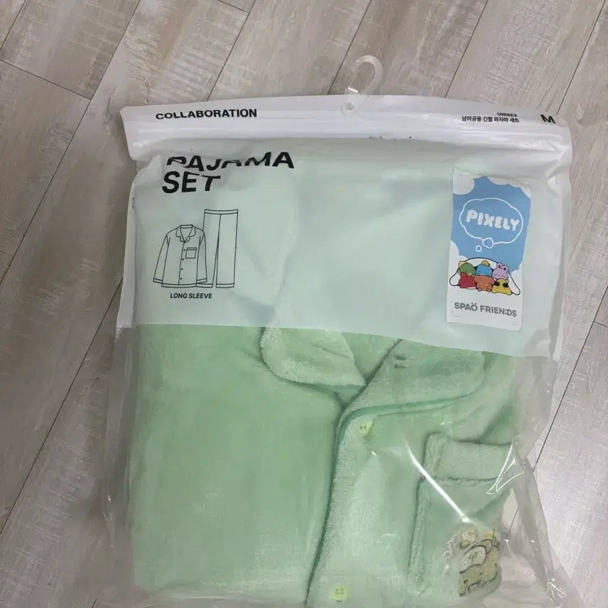 [BUNJANG] SPAO x Jamttel Pixely Dinosaur Pajamas (M) / 잠뜰 픽셀리 스파오 콜라보 공룡 잠옷(M)