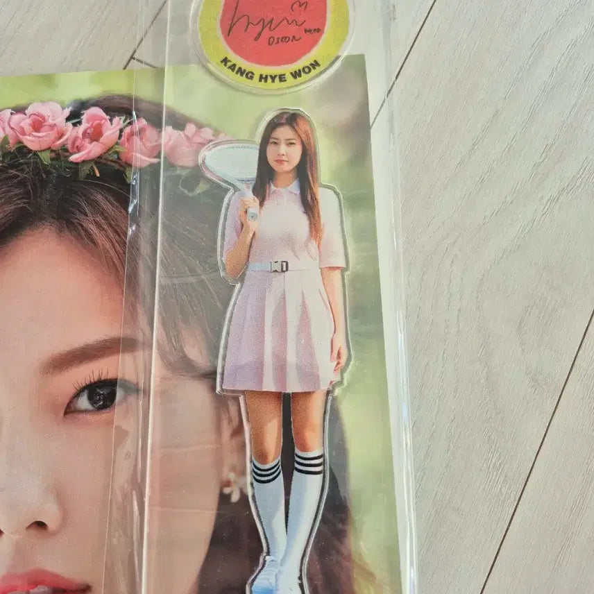 [BUNJANG] IZ*ONE Kang Hyewon DICON Vol. 8 Photobook &amp; Acrylic Stand Set / IZ ONE 강혜원 D ICON 8호 + 굿즈