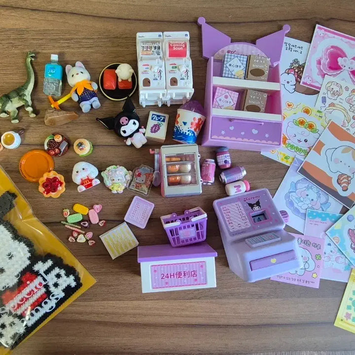 [BUNJANG] Sanrio Kuromi Figure, Sylvanian, Gacha, Miniature Set / 산리오 쿠로미 피규어, 실바니안, 가챠, 미니어처 세트