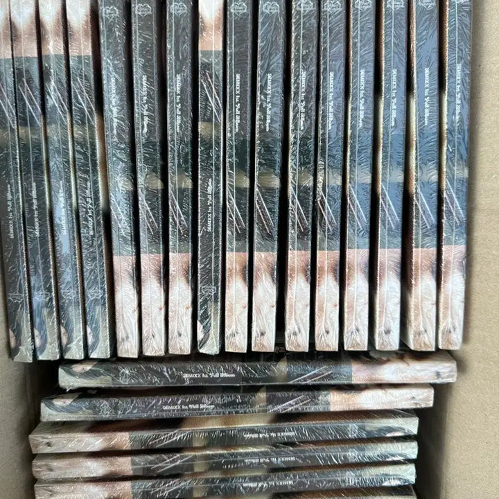 [BUNJANG] NMIXX 1st Full Album [Blue Valentine] Bundle Set (24 Sealed Albums) / NMIXX 정규 1집 미개봉 앨범 24장 일괄 판매합니다