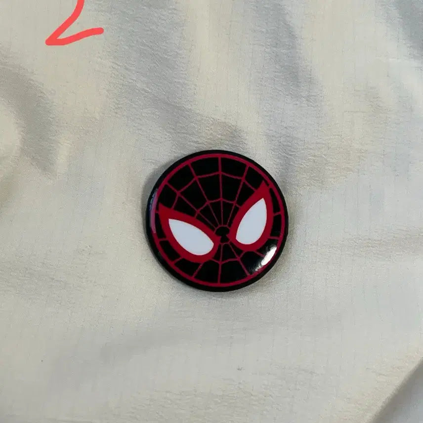 [BUNJANG] Spider-Man Custom Enamel Pin / 스파이더맨 뱃지 (자체제작)