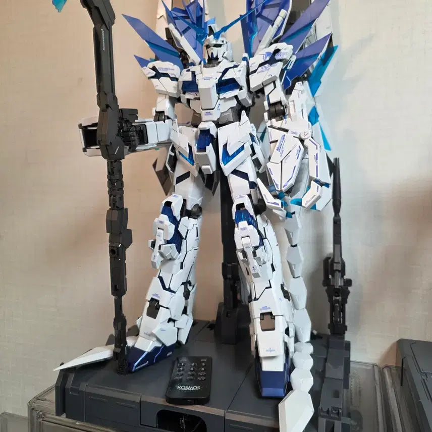 [BUNJANG] Bandai PG Perfectibility Unicorn Gundam with Cosmos LED and Delpi Decals / PG 유니콘 건담 퍼펙티빌리티+코스모스 led+델피데칼