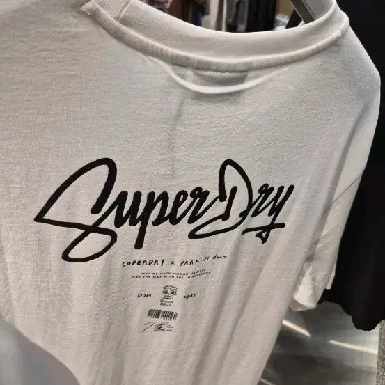 [BUNJANG] Superdry Park Ji-hoon Collaboration T-Shirt / 슈퍼드라이 박지훈 콜라보 블랙 화이트 티셔츠 s 개당가격