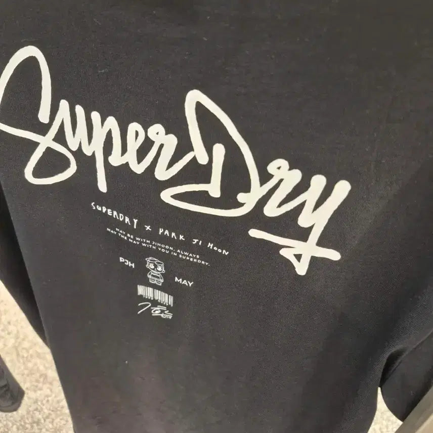 [BUNJANG] Superdry Park Ji-hoon Collaboration T-Shirt / 슈퍼드라이 박지훈 콜라보 블랙 화이트 티셔츠 s 개당가격