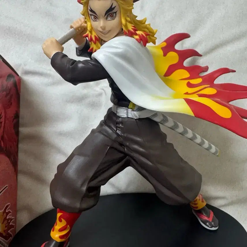[BUNJANG] Banpresto Demon Slayer Kyojuro Rengoku Figure / 반프레스토 귀멸의칼날 렌고쿠 쿄쥬로 팝니다.