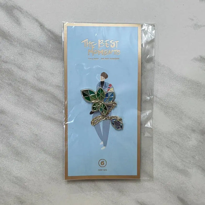 [BUNJANG] DAY6 Young K Edesk The Best Moments Badge / 데이식스 영케이 뱃지 에데식 The Best Moments