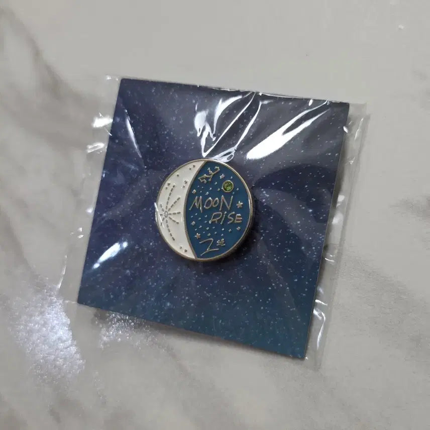 [BUNJANG] DAY6 Dowoon Edessic Moonrise Badge / 데이식스 도운 뱃지 에데식 문라이즈 뱃지