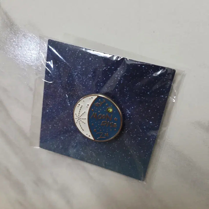 [BUNJANG] DAY6 Dowoon Edessic Moonrise Badge / 데이식스 도운 뱃지 에데식 문라이즈 뱃지