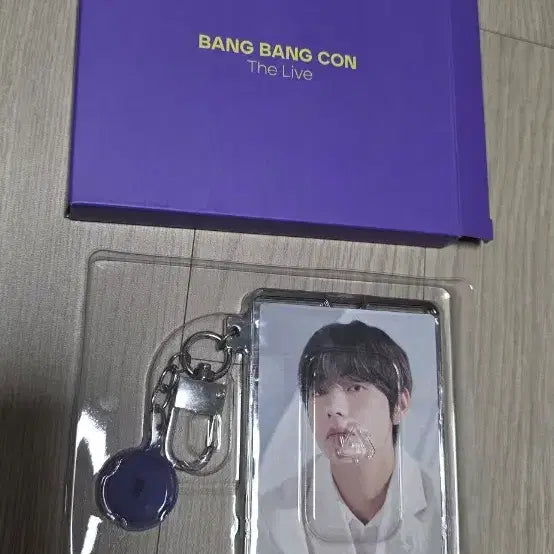 [BUNJANG] BTS V BANG BANG CON The Live Photocard Holder Keyring / 방탄소년단 포토카드 홀더 키링 뷔