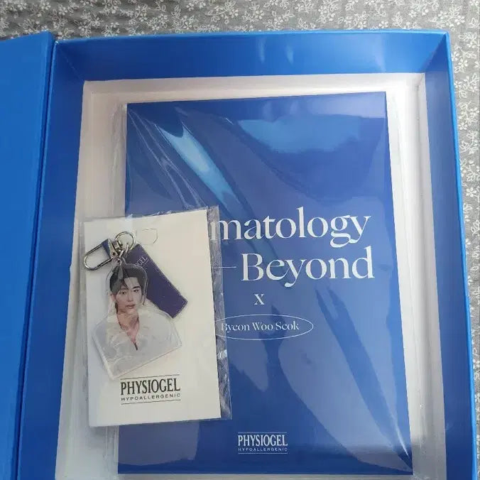 [BUNJANG] Byun Woo Seok Phyysio Gel Photobook + Keyring (Sealed) / 변우석 미개봉!! 피지오겔 포토노트+키링