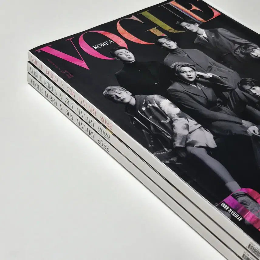 [BUNJANG] BTS Vogue Korea January 2022 Issue Magazine Bundle Set / [BTS] 보그 코리아 2022년 1월호 BTS 매거진 3종 일괄 판매