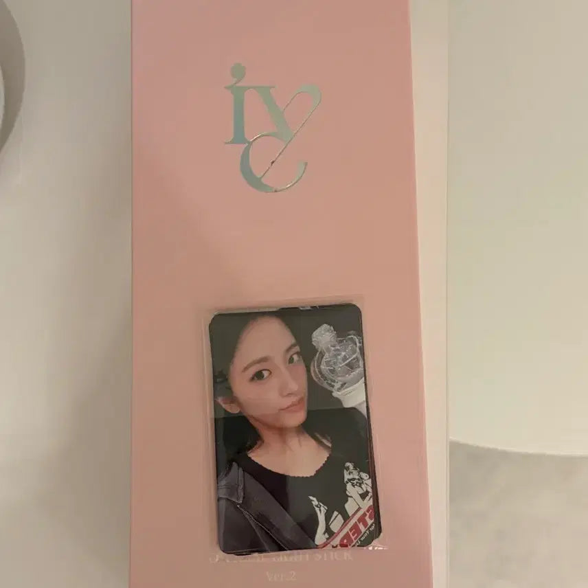 [BUNJANG] IVE Official Lightstick Ver.2 Bundle Set with REALIZE Album / 아이브 응원봉 ver2+리바이브 앨범 일괄